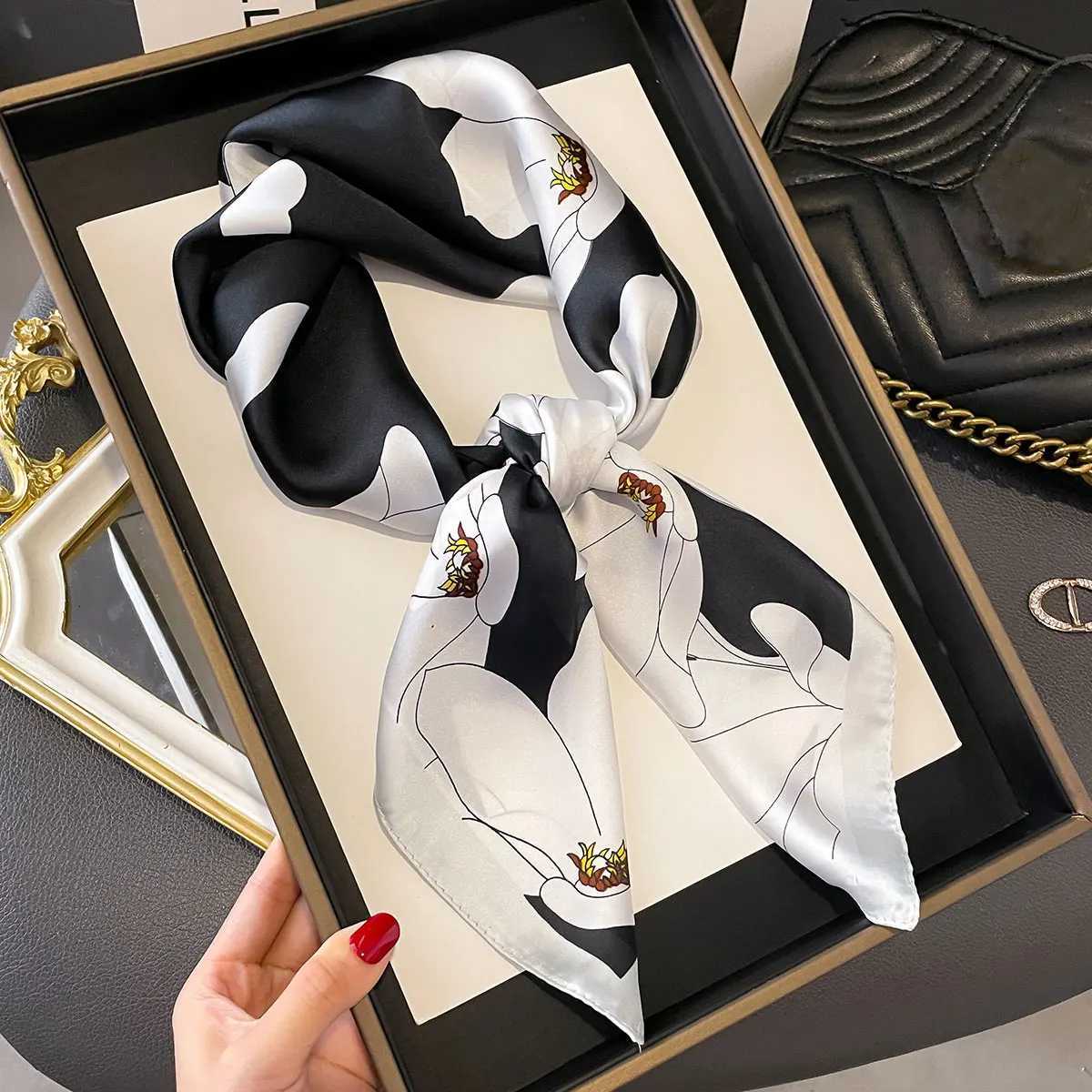 Neckerchi Fa Luxury Square Scarf for Wen Silk Feeling Shawl Satin Hijab Fashion Wraps Hair Bands Ribbon band BandannW251021