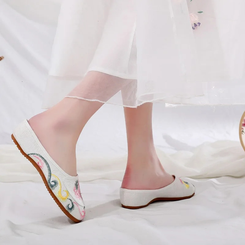 Veowalk Women Jacquard Fabric Slippers Mules All Seasons Vegan Ladies Comfortable Slide Flat Shoes Chinese Embroidery 251011