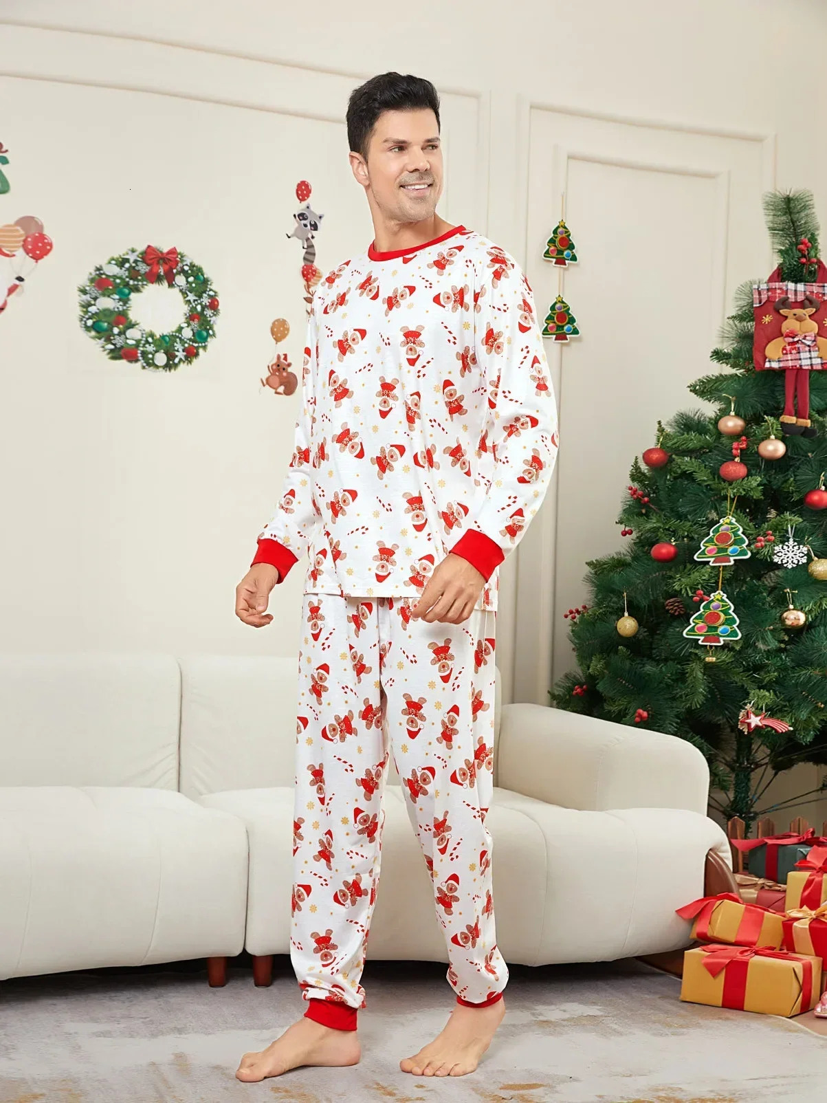 2025 Cartoon Allover Print Christmas Pajamas in Set Couples Casual Sleepwear Childrens Clothing Baby Dog Romper Family Look 251021