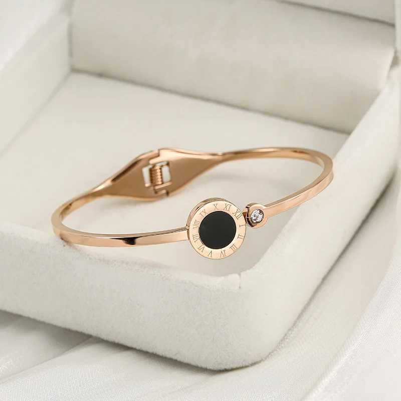 Luxcury Sophisticated Ladies' Titanium Wristwear: Resistant to Scratches and Corrosion A Unique Gift Idea