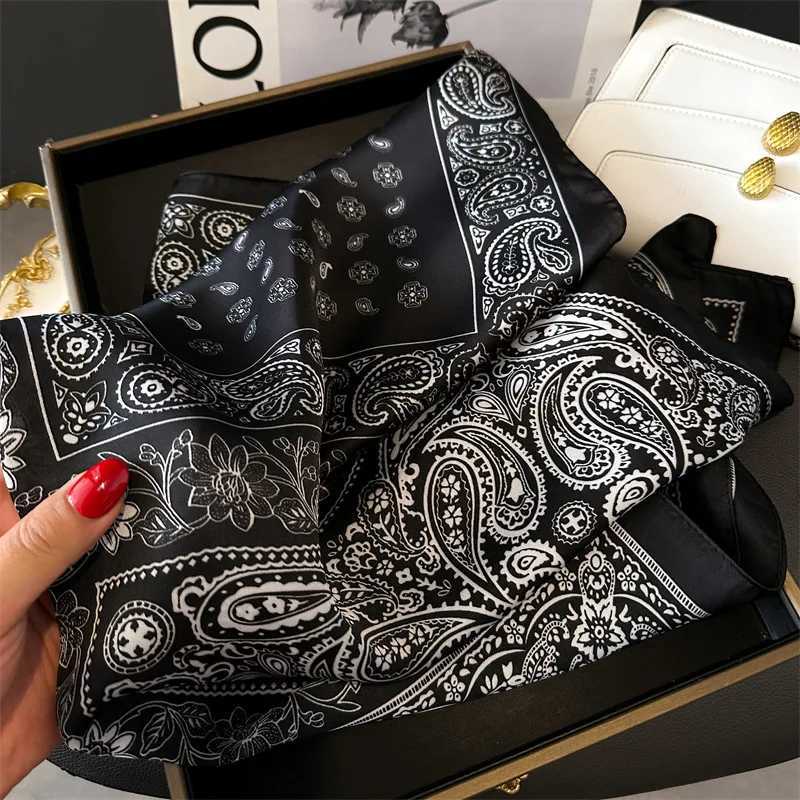 Luxury Paisley Print Womens Satin Square Scarf Ladies Imitation Silk Scarf Breathable Windproof Fashion Accessory W251021