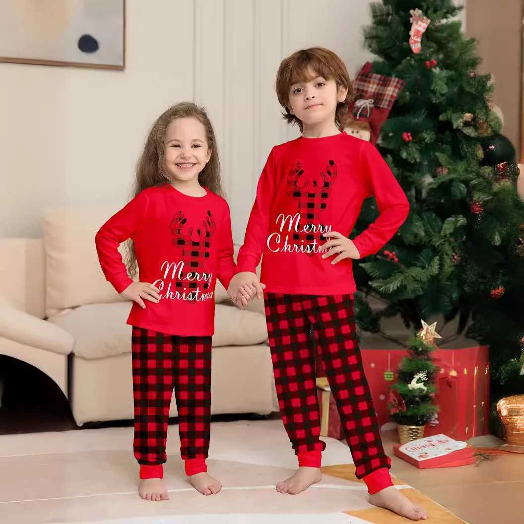 2024 Christmas Family set Dad Mom Kids pajamas set top pants 2 sets baby crawling suit Pet dog clothes home wear L251021VG6G