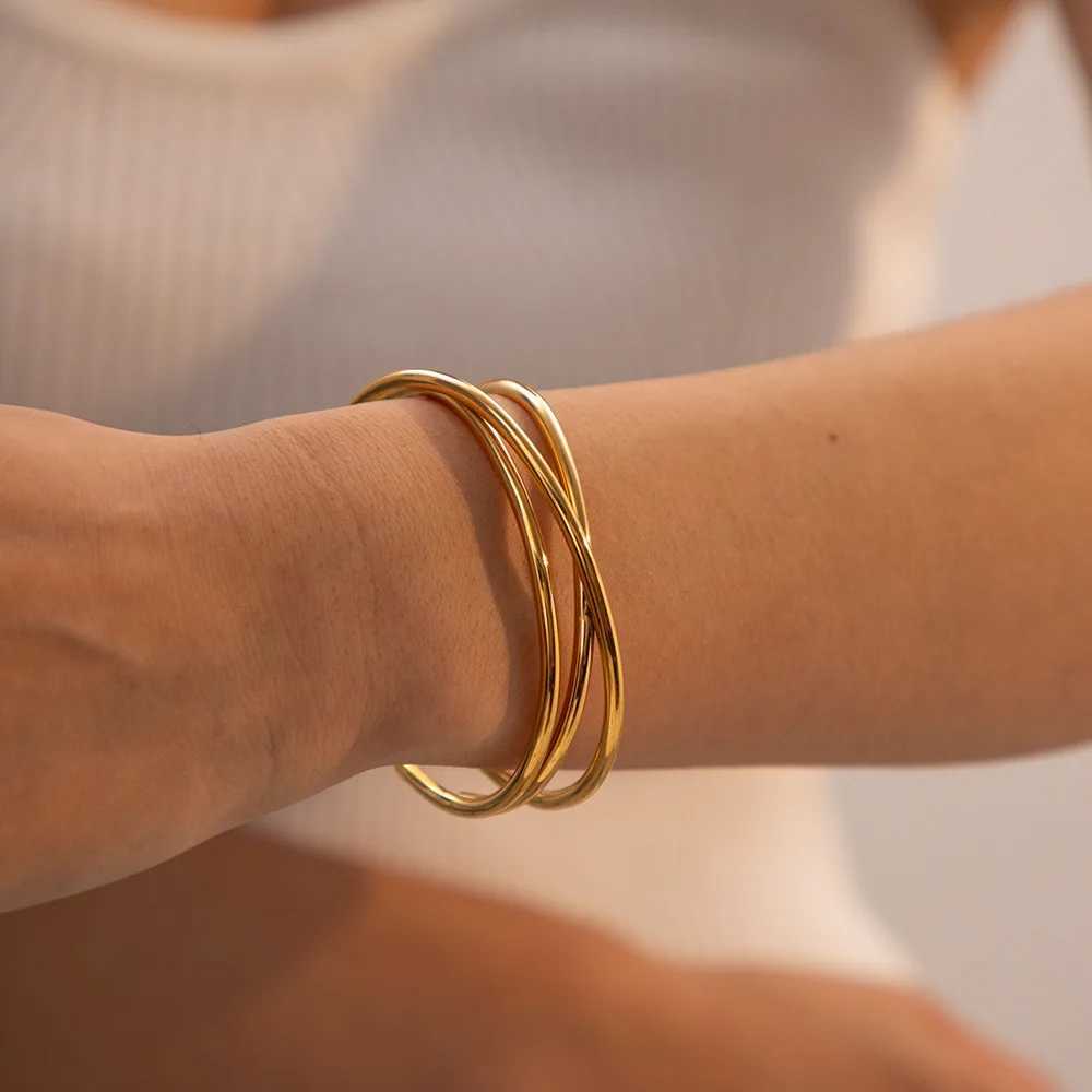 High Quality Cross Line Geometric Stainless Steel Gold Plated Open Simple Big Hollow Bangles Bracelet For Women Girls J251021