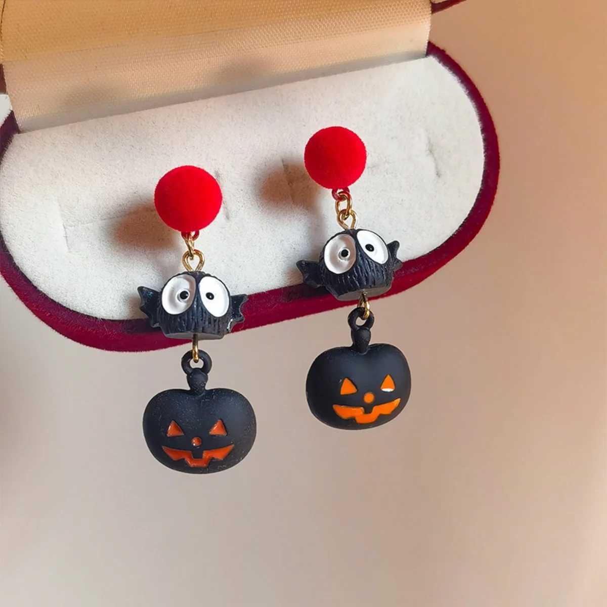 Halloween Big Eyes Flying Drop Earrings Cute Cartoon Black Resin Bat Pumpkin Earrings Jewelry Gifts For Women Men J251021