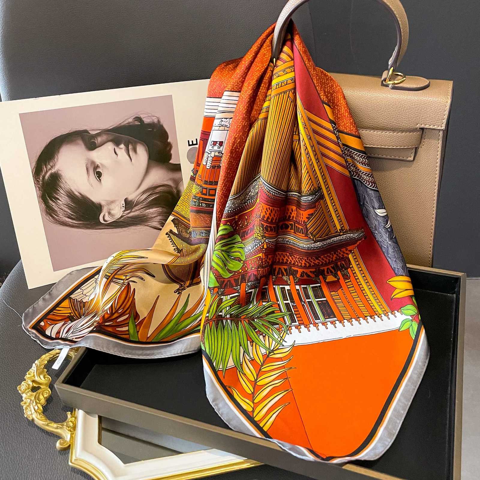 Fashion Scarves for Wen Shawl Print Silk Satin Hijab Scarf Fa Bandana 7070cm Luxury Brand square Shawls Scarfs For LadiesW251021