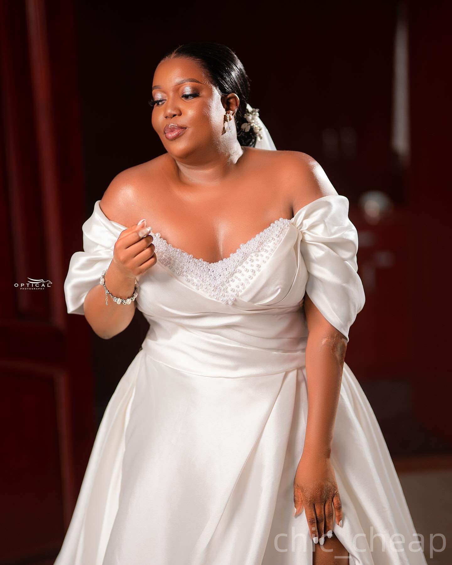 2025 Aso Ebi Plus Size Ivory A-line Mermaid Wedding Dress Pearls Satin High Split Sweetheart Vintage Bridal Gowns Dresses robe de mariee ZHJ044