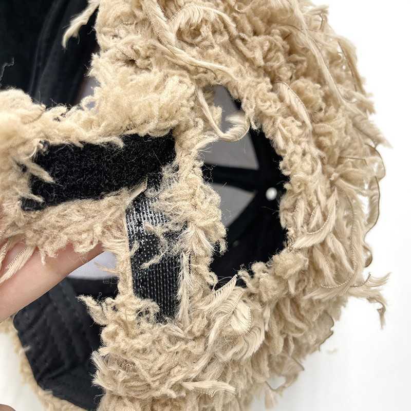 Autumn New Faux Fur Plush Fashionable Warm Thickened Baseball Cap Creative Faux Turkey Tassel Duckbill Hat H251020