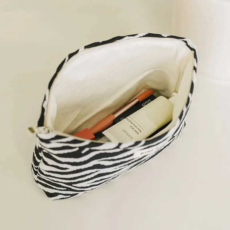 DJDF Black White Zebra Stripes Womens Cosmetic Bag Polyester Skincare Storage Portable Travel Toiletry Bag Large CapacityW251021
