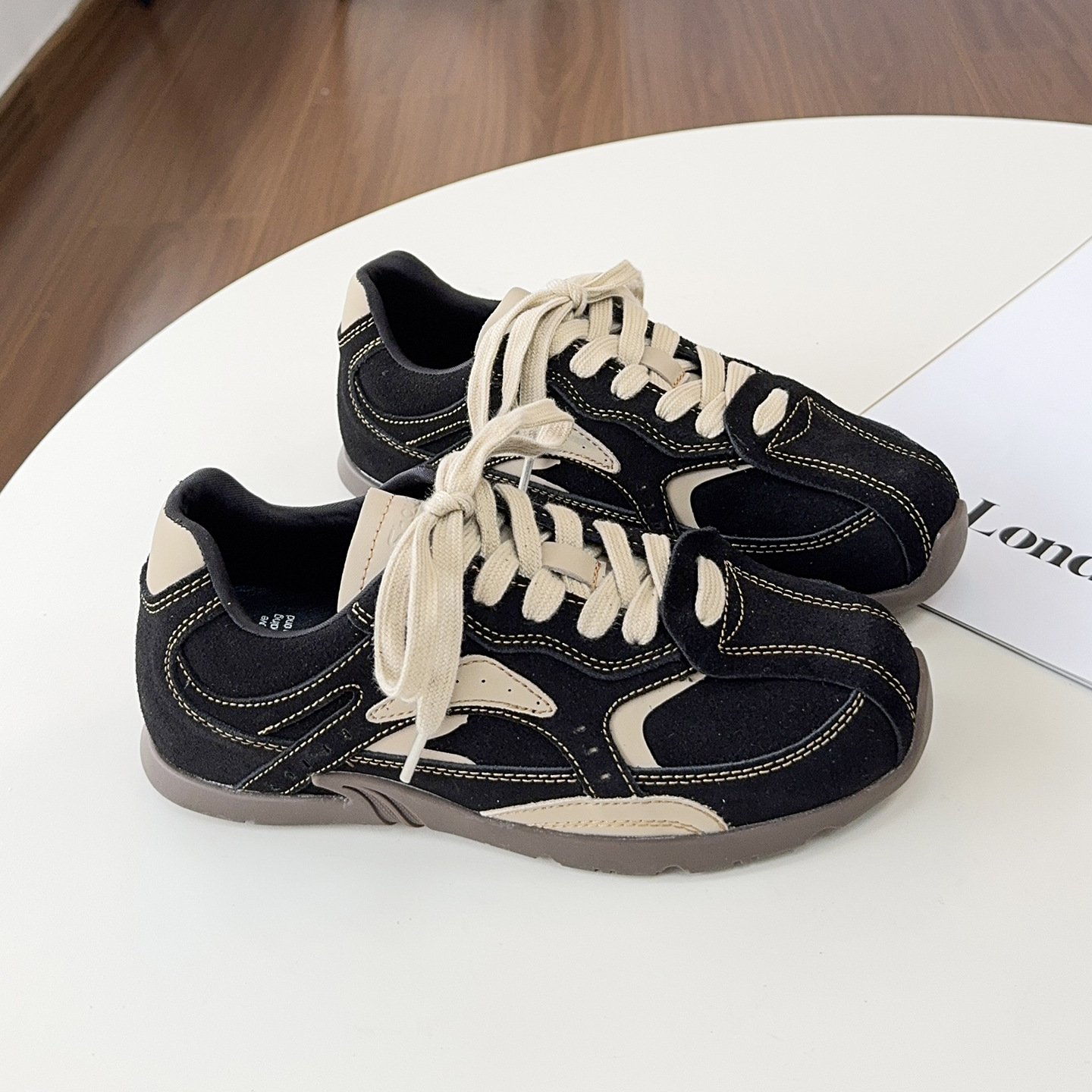 Autumn new super hot leather German training shoes women's retro niche casual board shoes and versatile Forrest Gump shoes2025