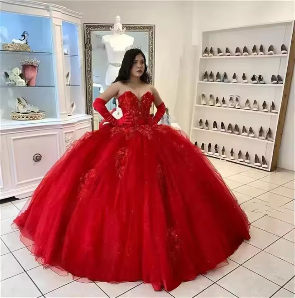 Ball Gown Quinceanera Dresses Red Deep V-Neck Vintage 3D Appliques Lace Tulle Plus Size Customized Princess Sweet 15 16 Birthday Party Gowns Vestidos 