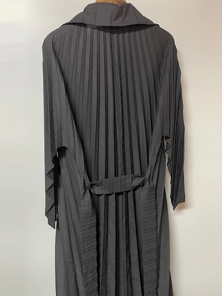 GVUW Pleated Lapel Windbreaker Women Single Breasted Full Sleeve Laceup Solid Color Vintage Style 2025 Trench Coats 17G9335 251013