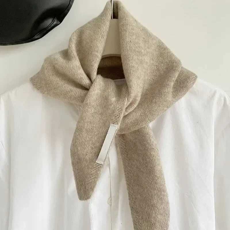 British Korean Style Niche Wool Knitted Triangular Scarf Women Headscarf Knitted Scarf Multifunctional Warm Knitted Scarf W251021