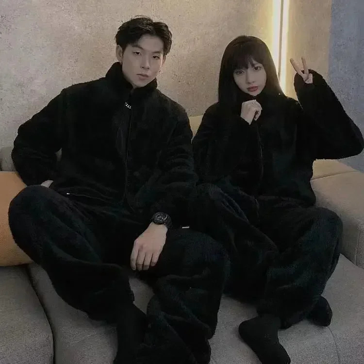 Winter Pajamas Women Coral Fleece Homewear Suit Couple Long Pijama Men Thickened Velvet Warm Soft Comfortable Pajamas Set 251021