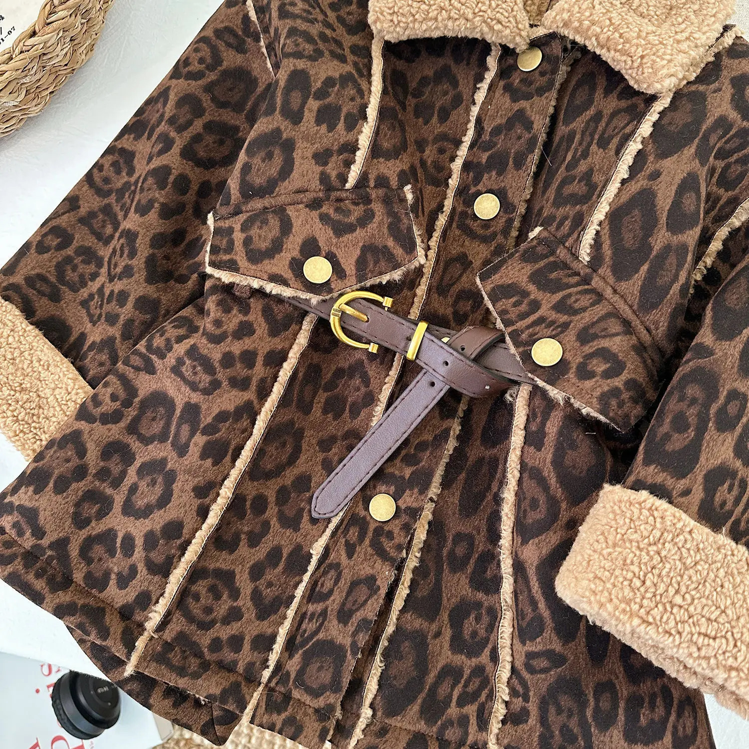 Ins Winter Children Girls Jackets Turn Down Collar Fleece Thick Warm Kids Baby Girls Outerwear Leopard Toddler Little Girls Coat 251017
