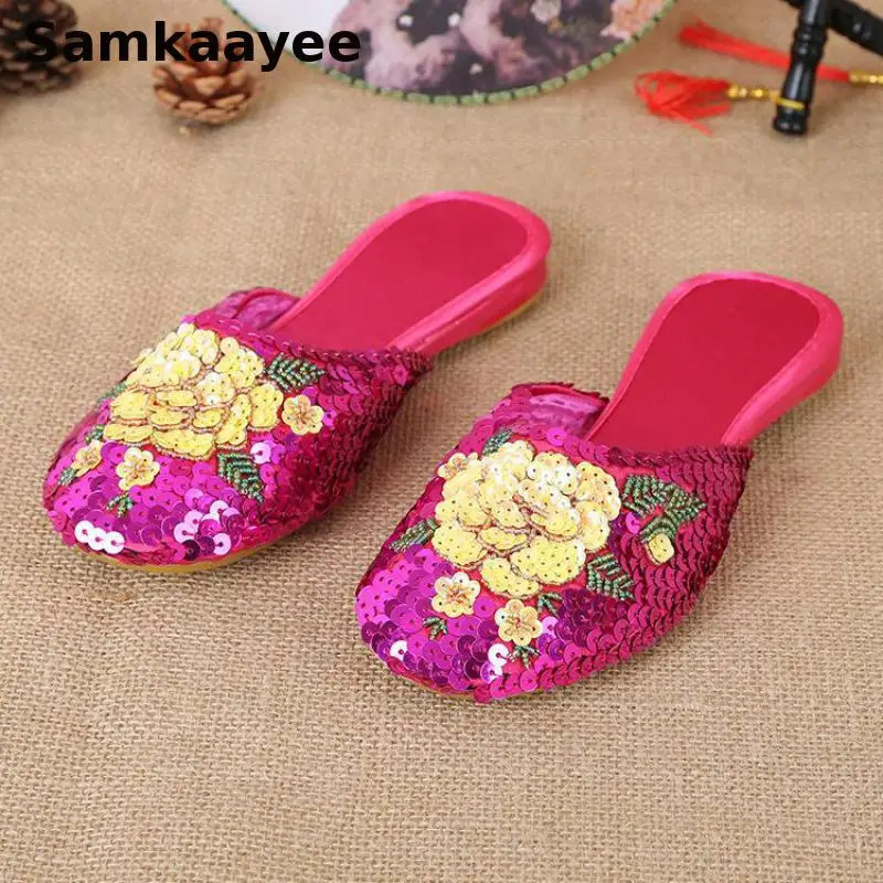 3640 Women Slippers Sequin Embroider Shoes Summer Silk Fabric Flats Flower Closed Toe Soft Sole Nonslip Chinese Style Footwear 251011