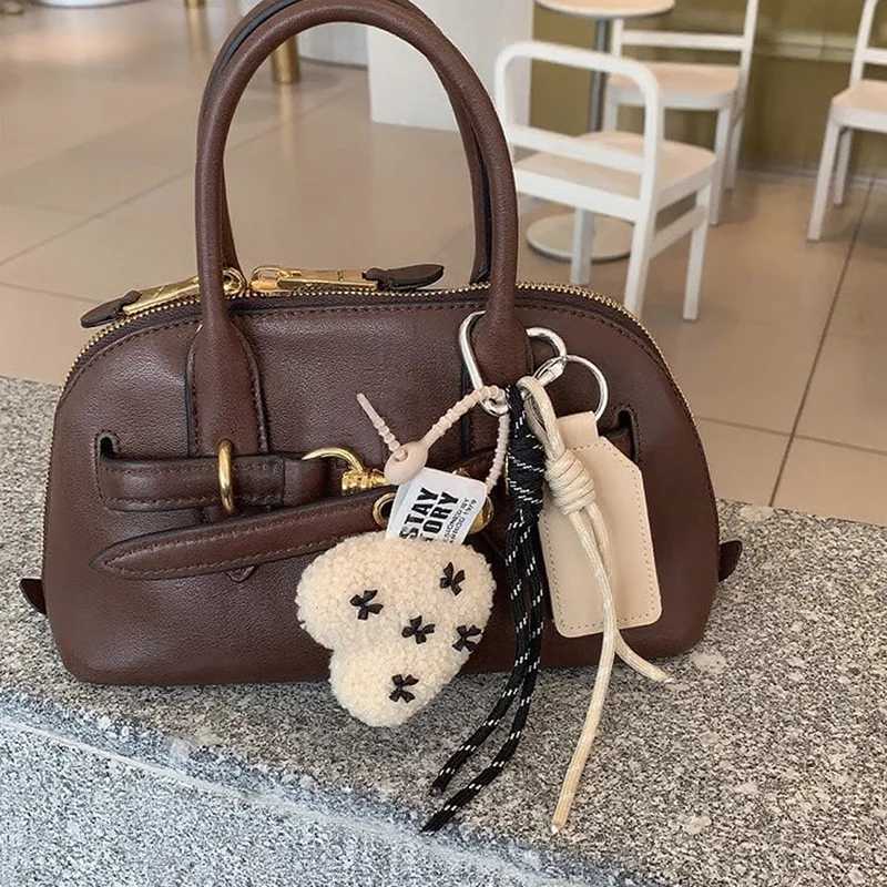 Fashion Plush Keychain Heart ShAPed Lamb Wool Braided Rope Chain Retro Plush Handmade Pendant Key Jewelry AccESSoriy J251121