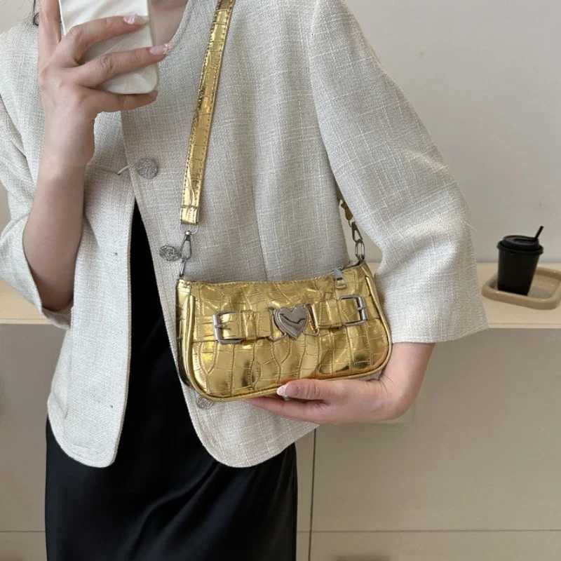 Women Y2K Peach Heart Butt Leather Handbags Girl Alligator Pattern Underarm Handbags Heart Pin Buckle Fashion Girls Shoulder BagXJ251021