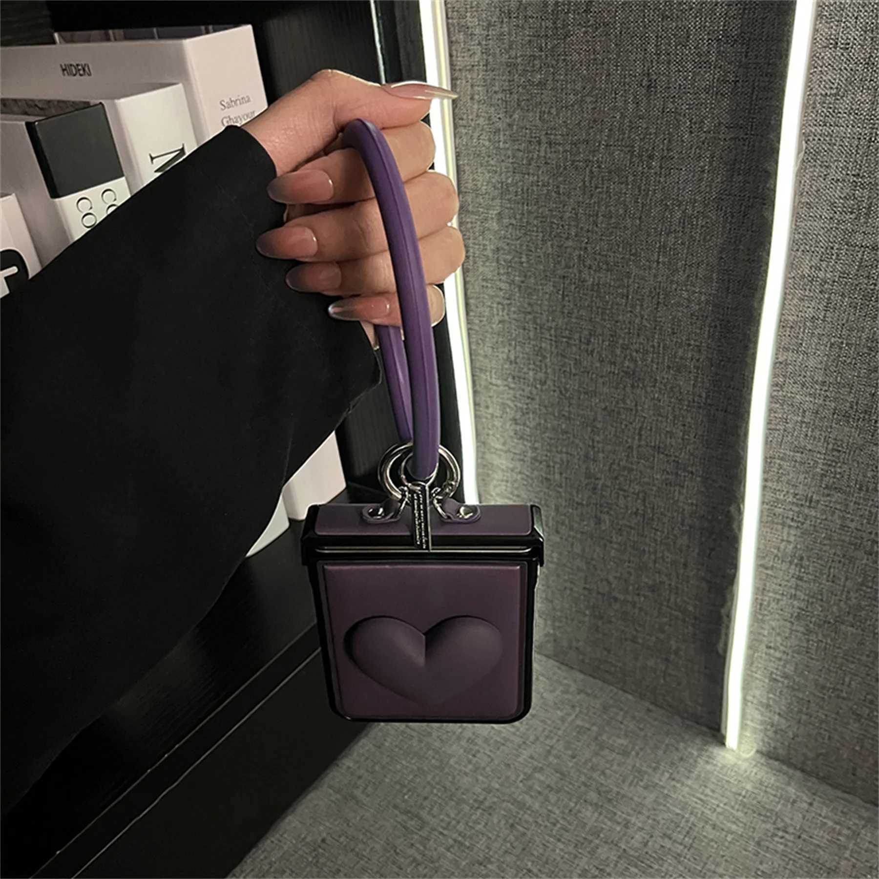 Lxuury Wave Heart Purple Phone Case with Ring Bracelet for Galaxy Z Flip 7 6 Z Flip6 ZFlip 5 Zflip6 Cover J251114