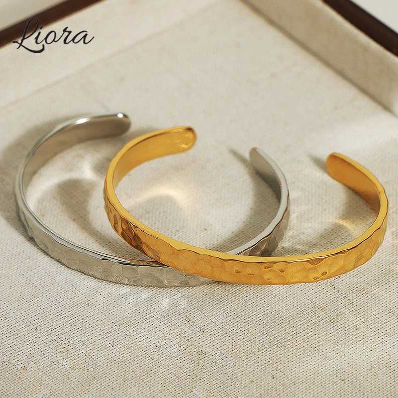 Liora Stainless Steel Charm Cuff Bracelets For Women Irregular Hammer Pattern Statement Bracelet Female Waterproof Jewelry J251021