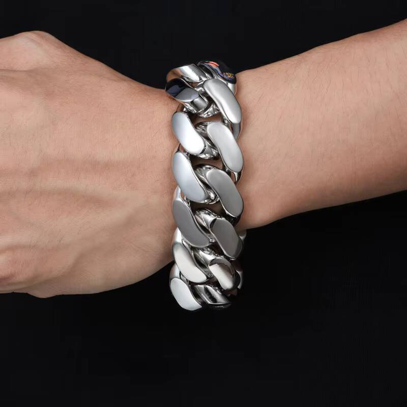 Mens Classic Copper Cuban Link Chain Necklace with 18K Gold Plated Durable and Stylish Design for a Luxurious Look