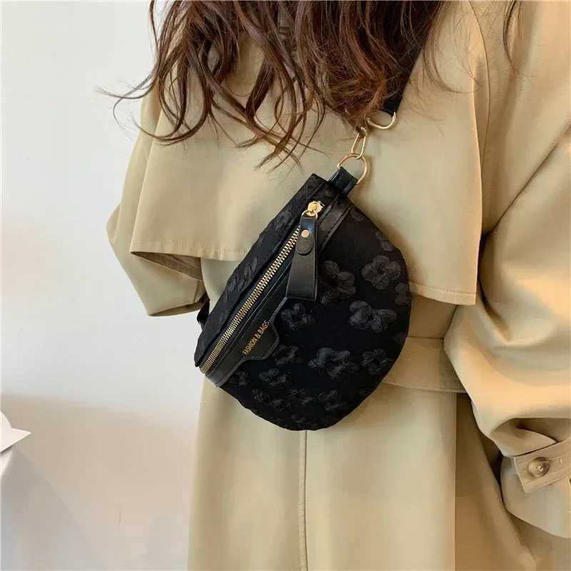 2024 Flower Soft Fabric Waist Bag Women Fan Embroidered Leisure Waist Bag Womens Wide Backband Shoulder Crossbody Chest Bag Z251021