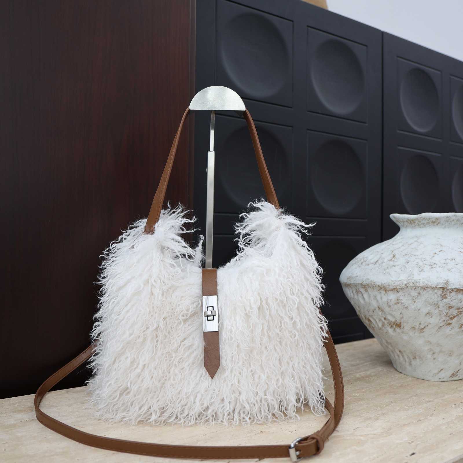 25 Autumn Winter New Imitation Beach Wool Handbag Crossbody Bag for Women Sweet Spicy Girl Y2K Underarm Bag Shoulder Bag 426