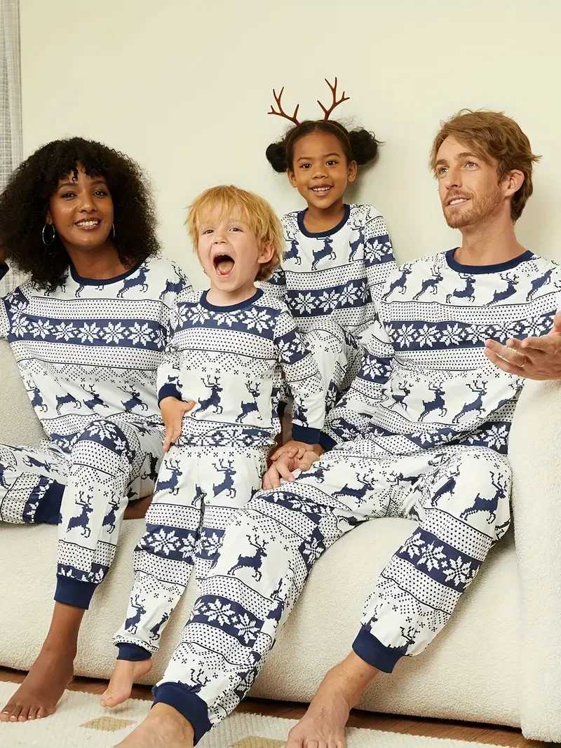 Merry Xmas Family Matching Pajamas Set All Elk Print Mother Father Kids Christmas Clothing Sets Soft Loose Pyjamas Holiday Look L251021JIHY