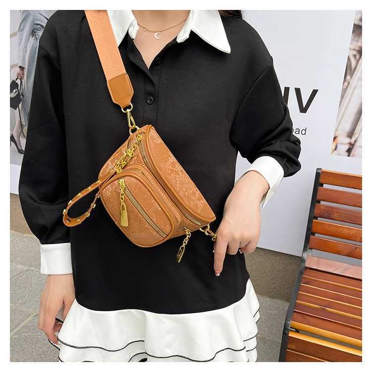 Fashion Women Waist Bag Fanny Pack Large Capacity phone Crossbody bags for female Chest Bags Rivet Ladies Belt Bag Waist Pack Z251021