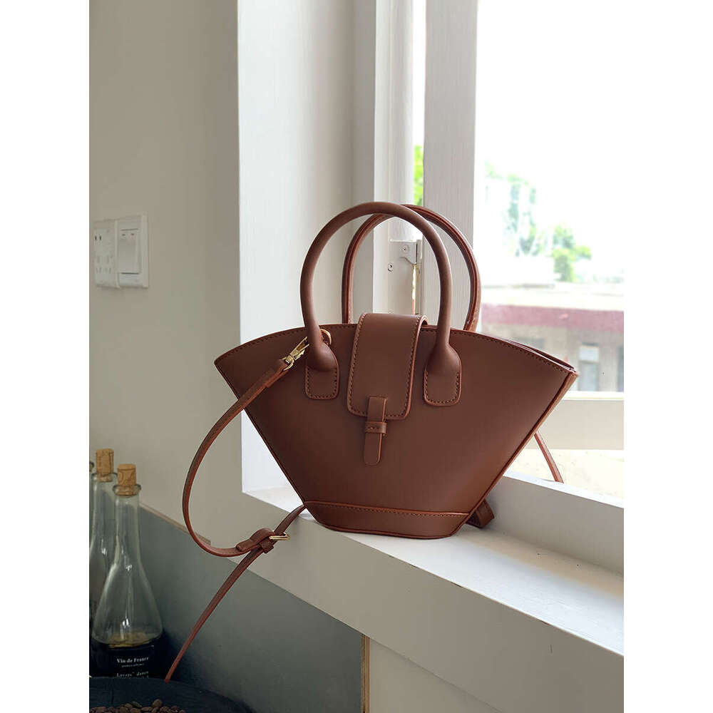 New Style Handheld Wing Fashionable High-End Basket Simple Niche PU Crossbody Bucket Bag For Women B5