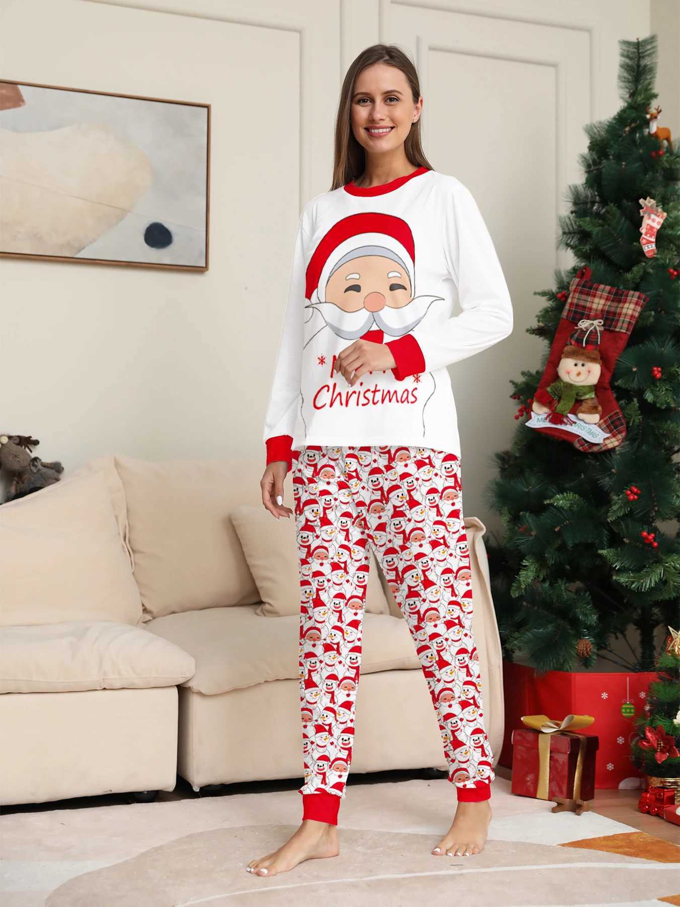 Family Matching Christmas Pajamas Sets Adorable Santa Reindeer Prints Cozy Cotton Material L2510219O4I