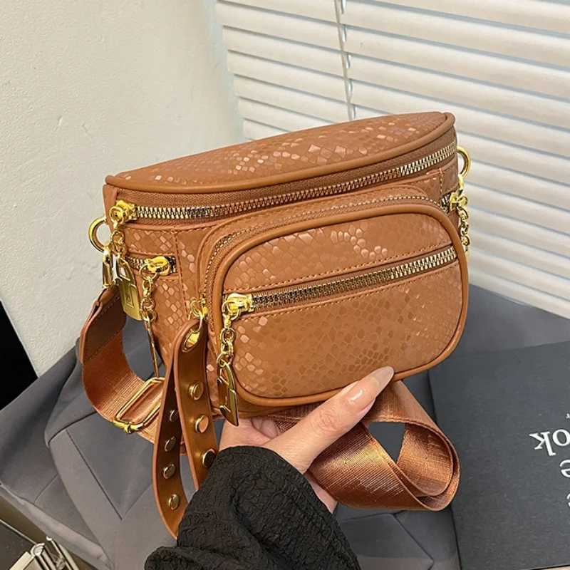 Fashion Women Waist Bag Fanny Pack Large Capacity phone Crossbody bags for female Chest Bags Rivet Ladies Belt Bag Waist Pack Z251021