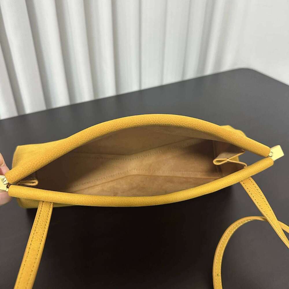 Suede Underarm New Niche Design Frosted Beef Vintage Gold Clip Fashionable Women's One-Shoulder Crossbody Bag 251021