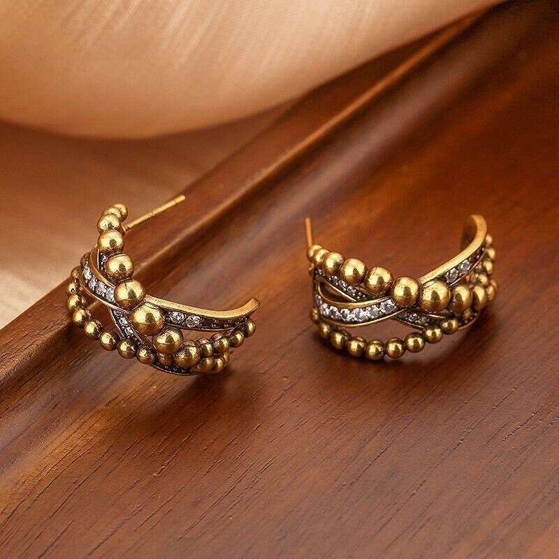 New Personality Designer High-end Feel Light for Women Fashionable Elegant Versatile Design Statement Earrings