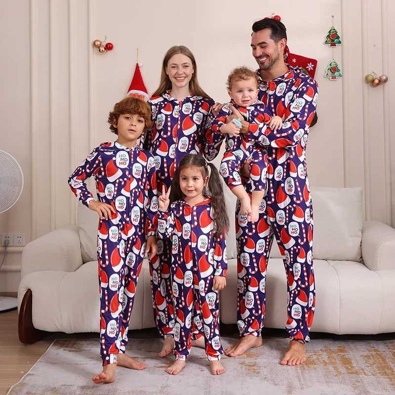 2025 New Christmas Family Matching Onepiece Pajamas Jumpsuit FatherSon MotherDaughter Romper Hooded Family Looking Outfits L251021JJ7T