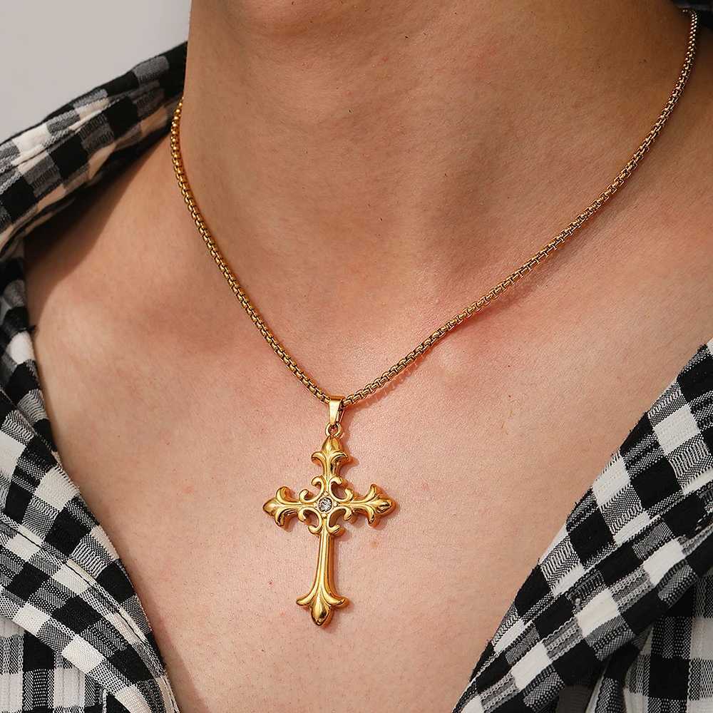 Stainless Steel Necklace Hip Hop Street Creative Fashion Cross Pendant Necklace For Women Jewelry Party Commuter MatchingXJ251018
