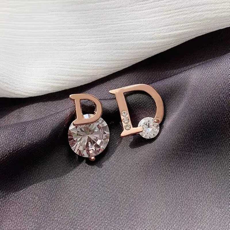 Letter D Earrings For Women Shiny Zircon Stud Earrings Light Luxury European and American Earrings Party Wedding Jewelry Gifts J251021