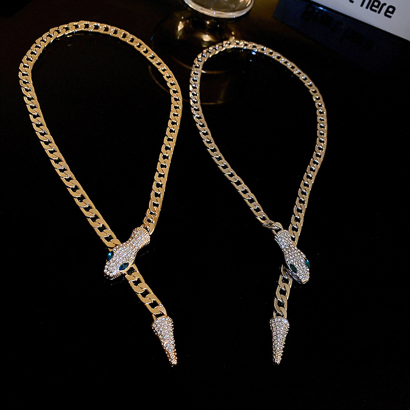 Exaggerated Rhinestone Necklace Personality Creative Minimalist Clavicle Elegant Heavy Craft High-end Sweater Chain - view 9