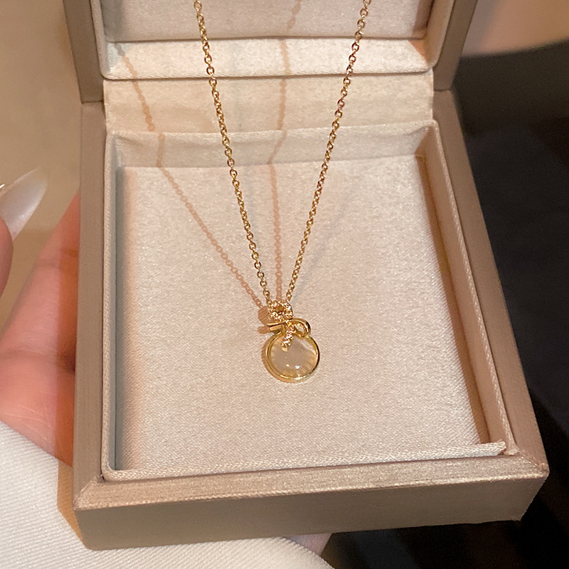 Designer necklace 18K gold natural freshwater pearl necklace light luxury oval mother of pearl high-end titanium steel zircon necklace free shipping