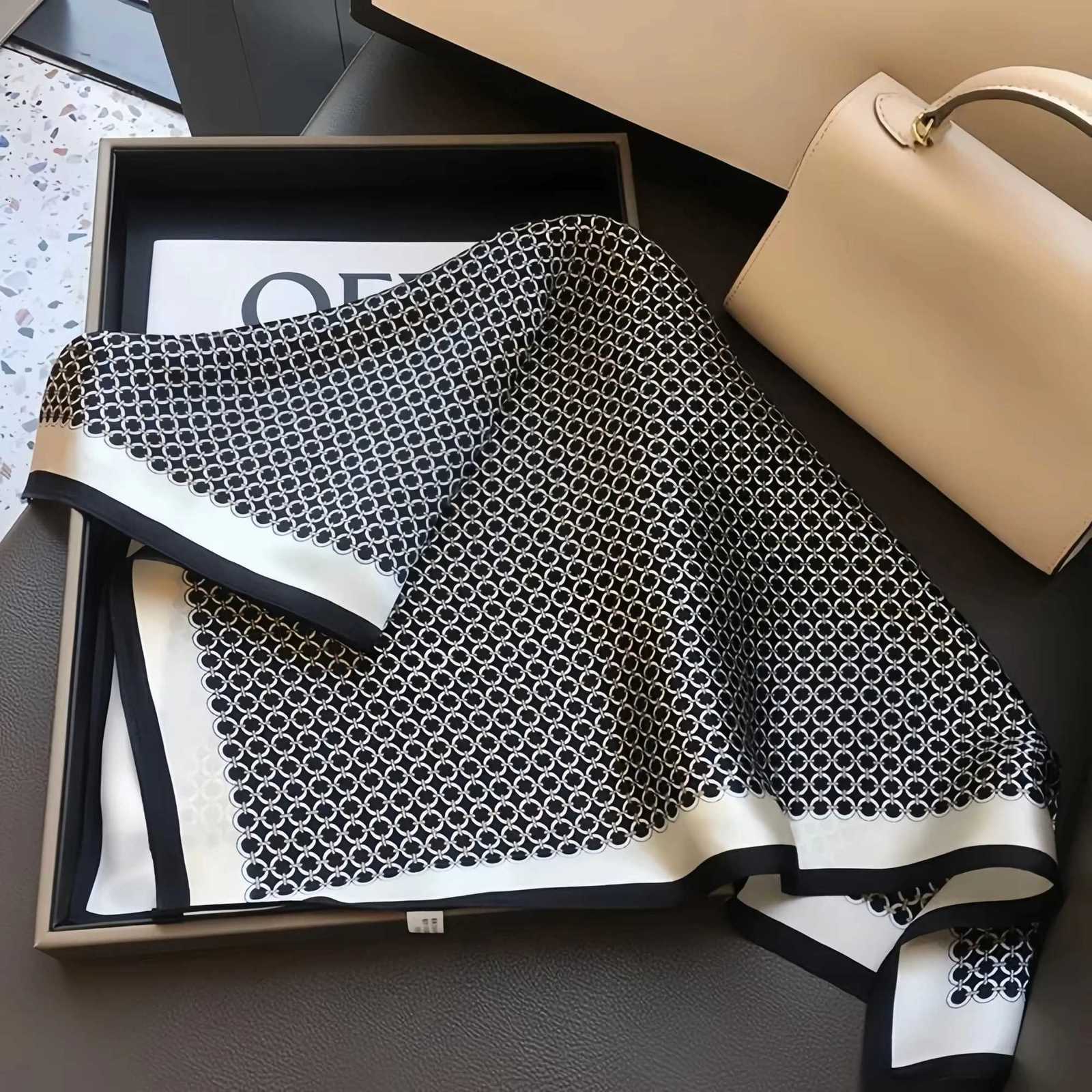 New Egant Soft Satin Square Scarf For Wen Stylish Round Ring Print Versati Bandana Egant Sty Sunscreen scarfW251021