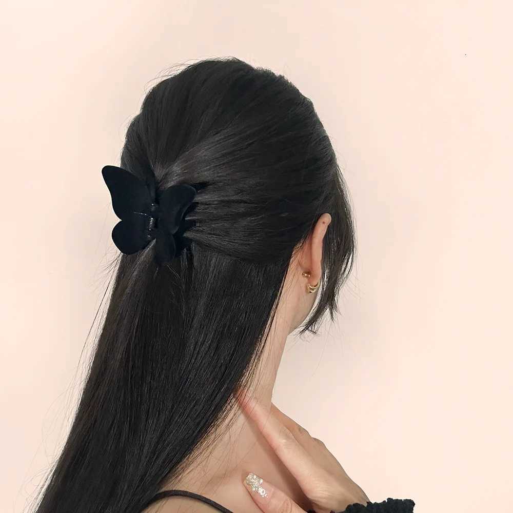 Black Velvet Large Hair Claws Clips Crab Hair Clamps Women Girls Retro Geometric Ponytail Hair Barrettes Hair Accessories WinterW254021