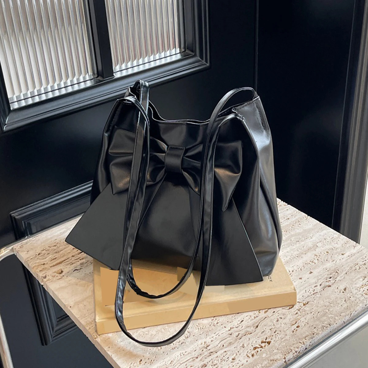 Black fashionable largecapacity bowknot tote underarm bag for women Hong Kong style foreign and stylish allmatch shoulder b 251015