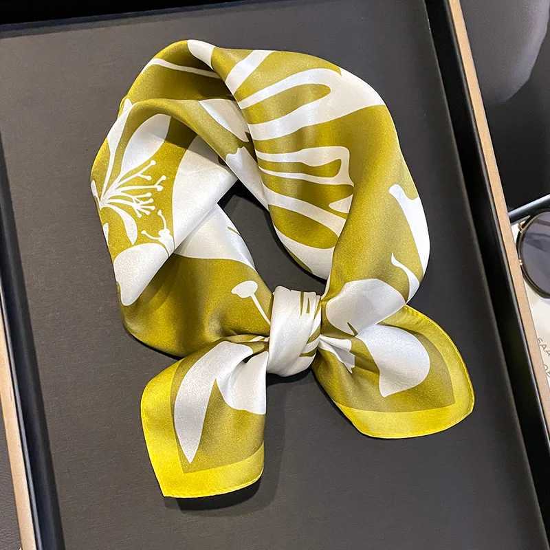 2025 Fashion 100 Real Silk Scarf 53cm Square Bandelet Womens Silk Temperament Small Scarf Neck Decorative Wrap Printed Scarves W251021
