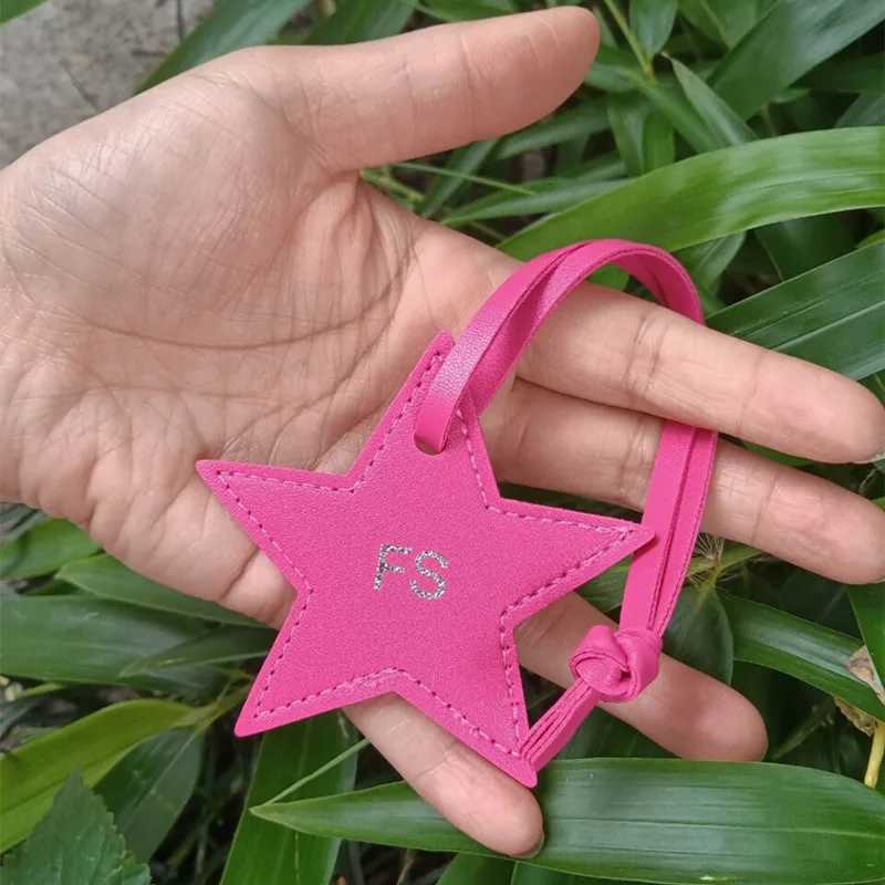 1PCS Free initials five pointed star leather luggage pendant star pu leather pendant bag pendant gift leather buckle keychain W251021