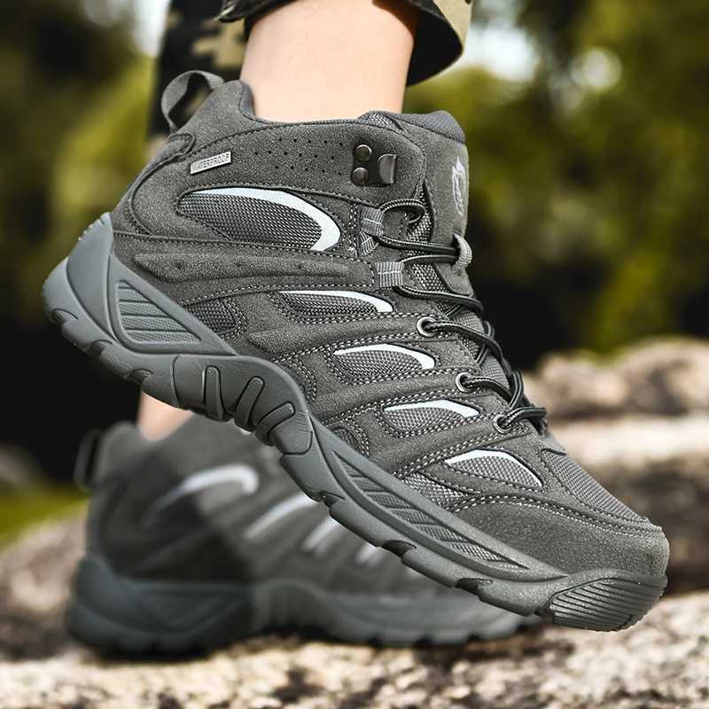 New Men High Quality Leather Boots Fishing Hunting Sneakers Desert Combat Mens Boots Outdoor Hiking Shoes Ankle Boots Work Safe L250909