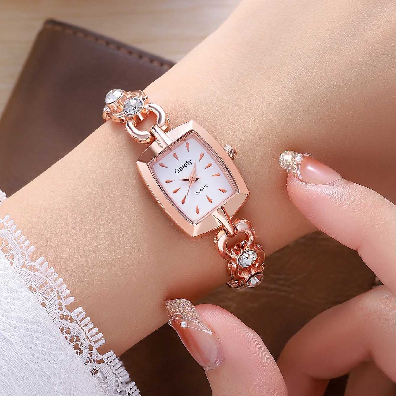 Elegant Ladies Luxurious and Minimalist Rhinestone Element Str Quartz Suitable for Daily Clothing MatchingXJ251021