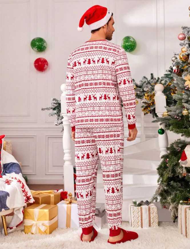 New Years Costume Family Matching Outfits Mom Dad Kids All Over Print Christmas Pajamas Set Soft Loose Loungewear Xmas Look Pjs L251021BU0G