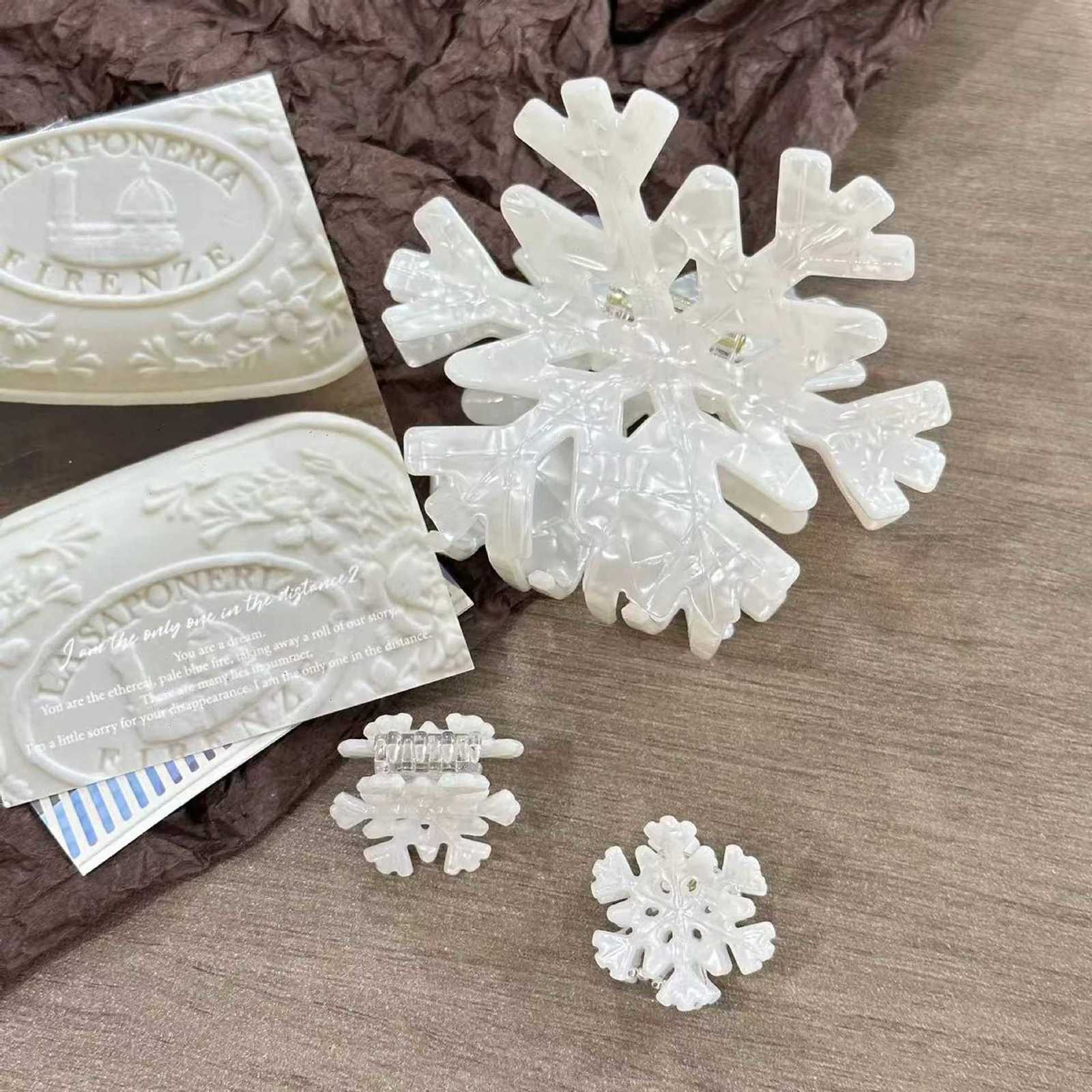 NEW Christmas Snowflake Acrylic Hair Claw Winter Romantic Snowflake Hair Claw Clips for Women Girls Hair AccessoriesW254021
