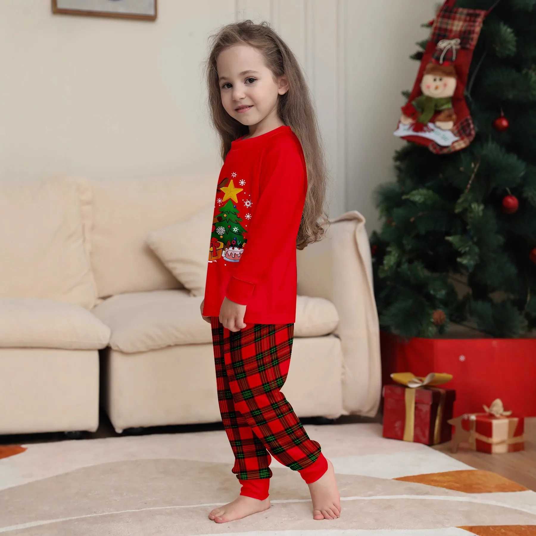 2025 Christmas Family Matching Pajamas Adult Kid Baby Outfits Deer Stars Tree TopsPants 2PCS Xmas Sleepwear Pyjamas Dog Clothes L2510215B1X