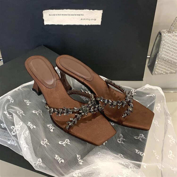 2025 Runway Style High Heels Mature Rhinestone Satin Open-Toe Sandals Designer Shoe Fashion Square-Toe Women's Slippers