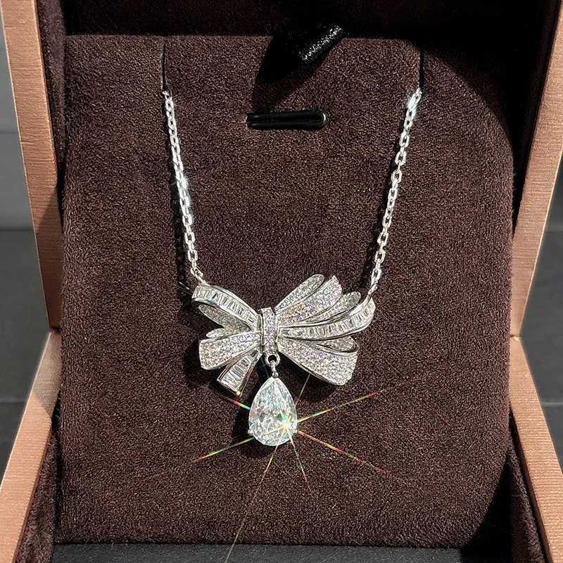 Huitan Luxury Bowknot Pendant Necklace with Bright Zircon Women Wedding Jewelry Graceful Female Aesthetic Accessories for Party D251021